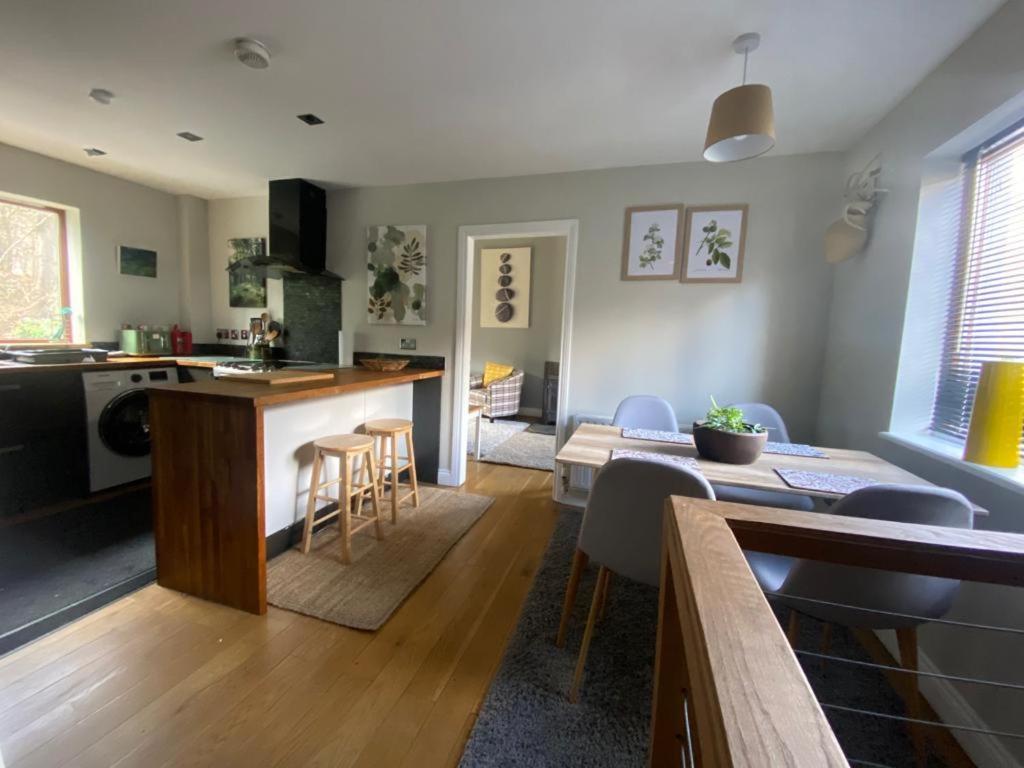 Eakie House Apartments - קינלוכלבן מראה חיצוני תמונה