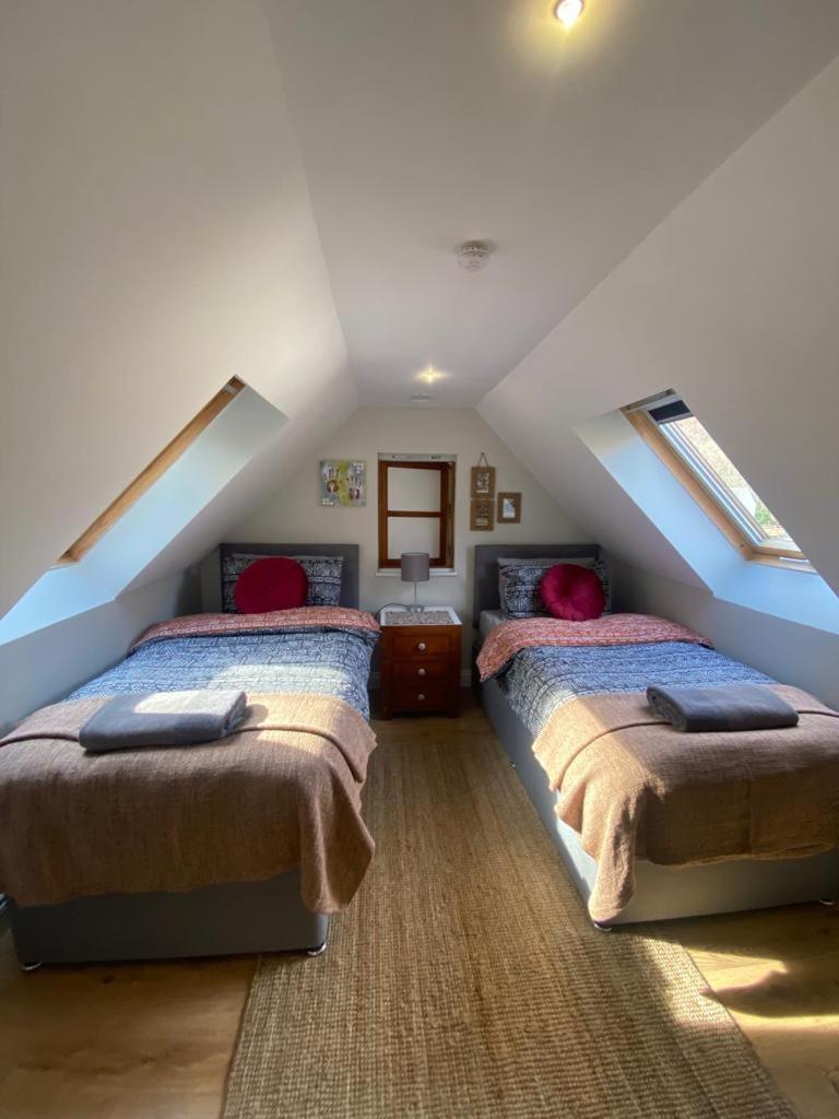 Eakie House Apartments - קינלוכלבן מראה חיצוני תמונה