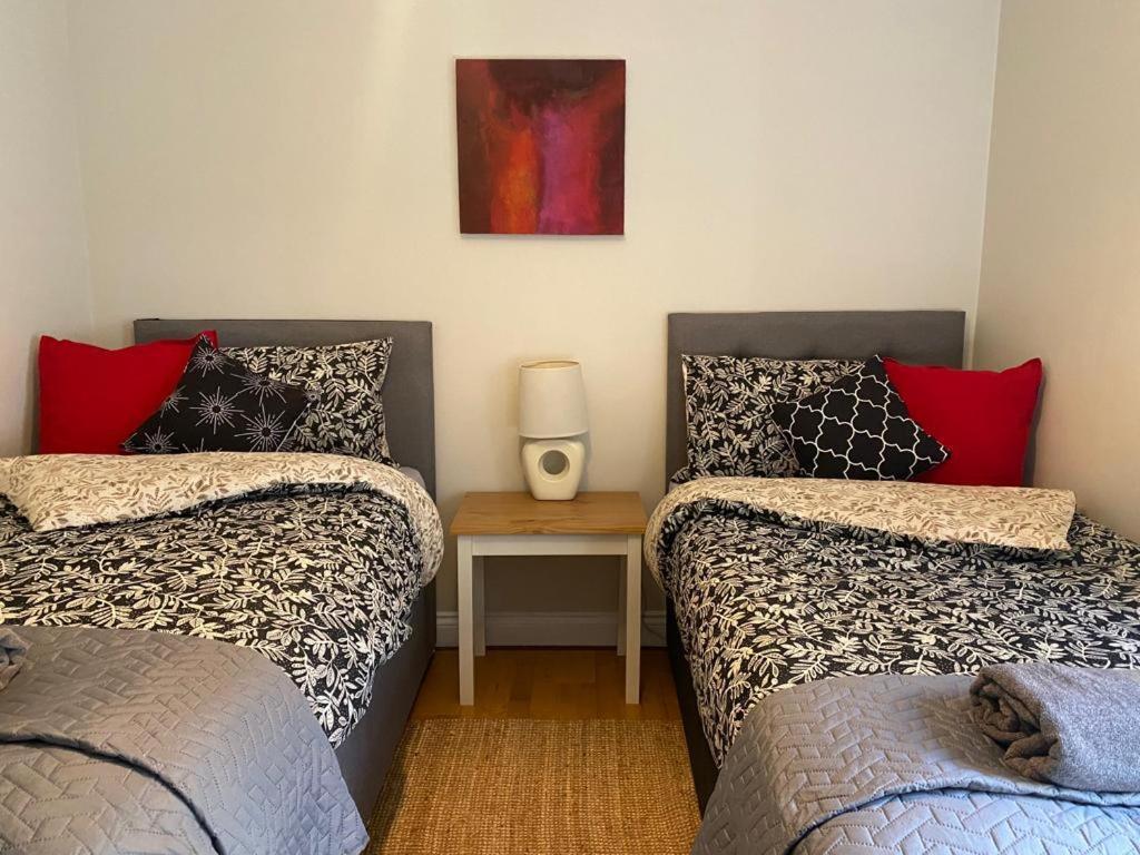 Eakie House Apartments - קינלוכלבן מראה חיצוני תמונה