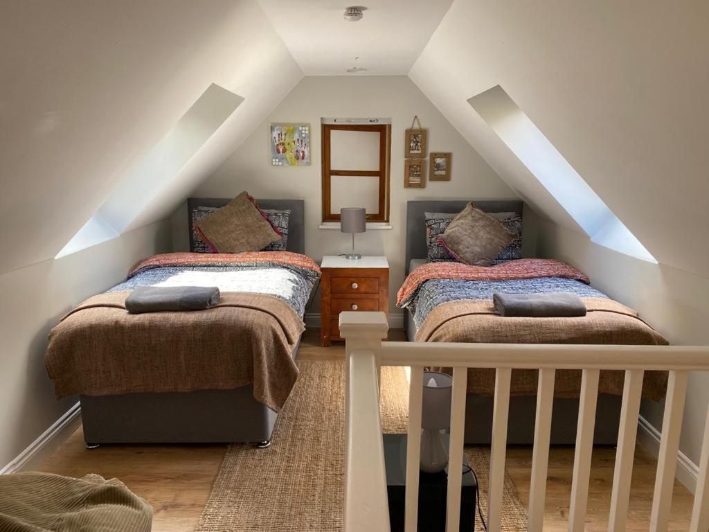 Eakie House Apartments - קינלוכלבן מראה חיצוני תמונה